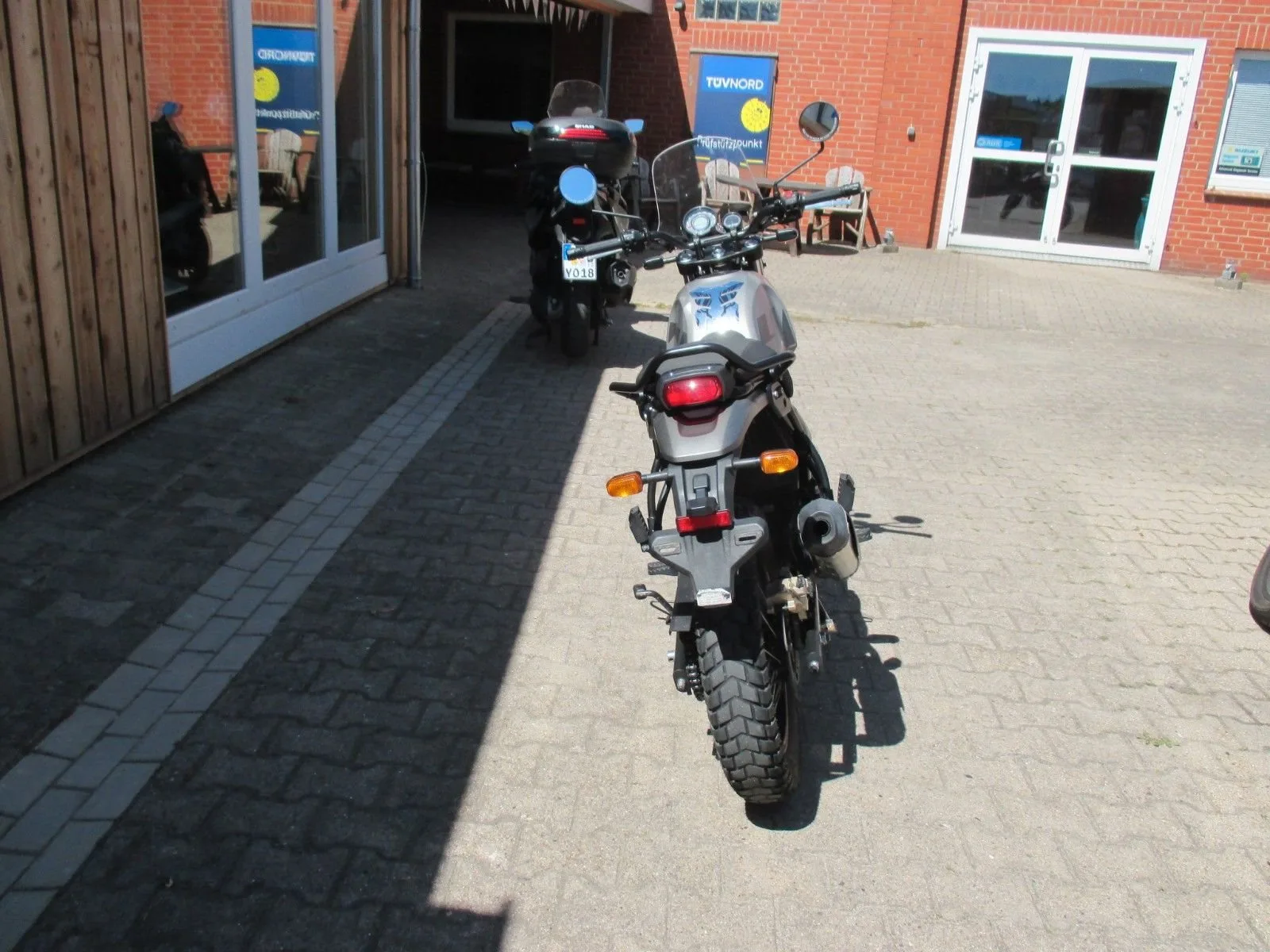 Royal Enfield Scram 411