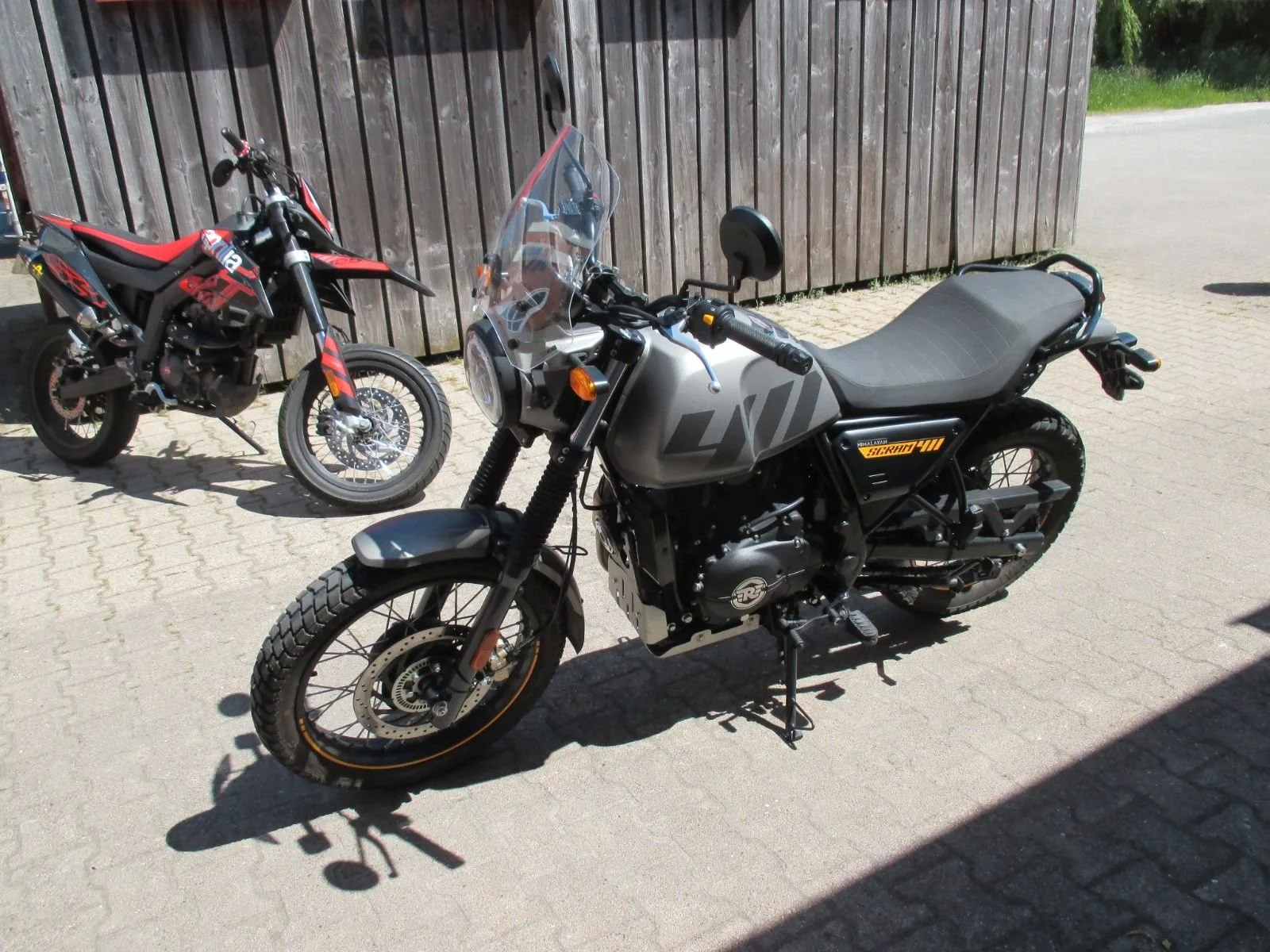 Royal Enfield Scram 411