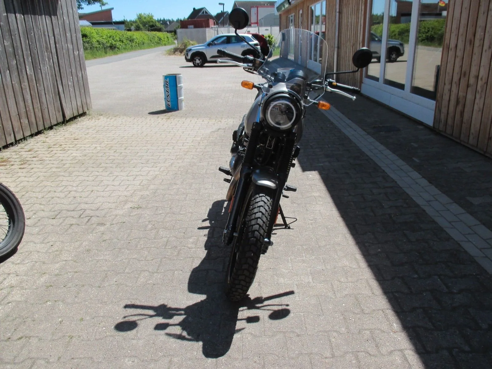 Royal Enfield Scram 411