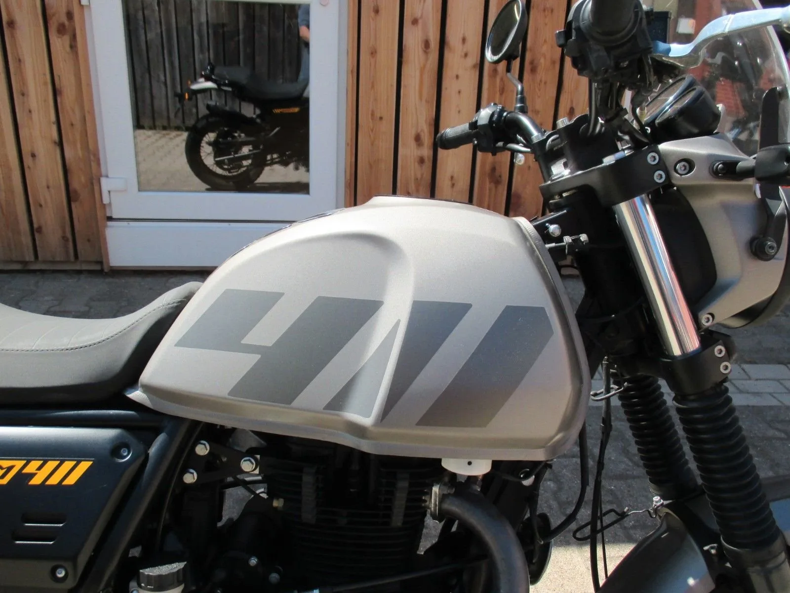 Royal Enfield Scram 411