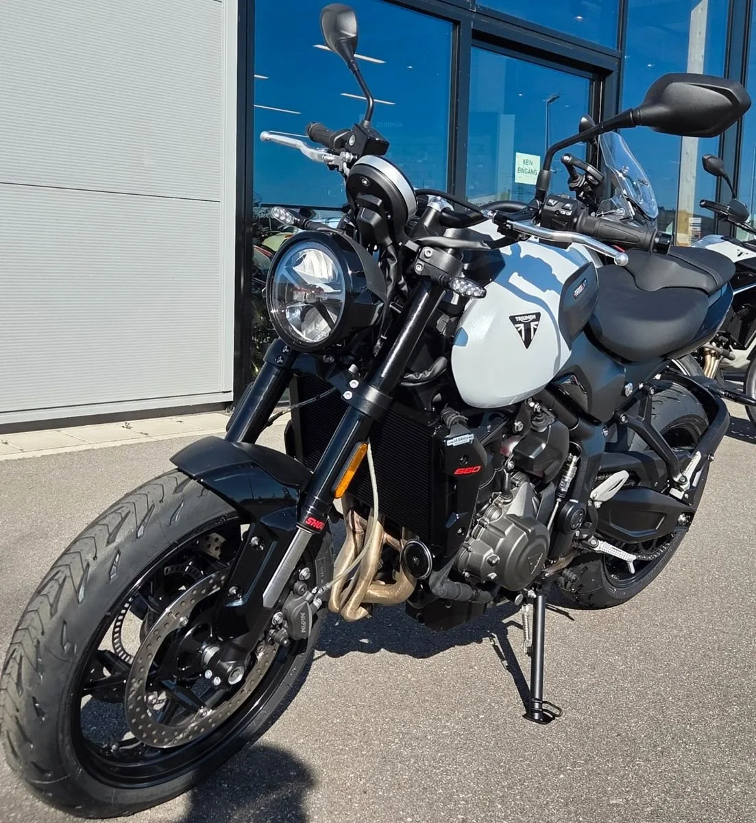 Triumph Trident 660