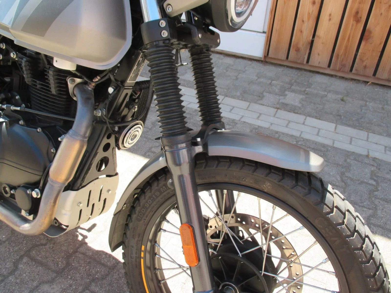 Royal Enfield Scram 411