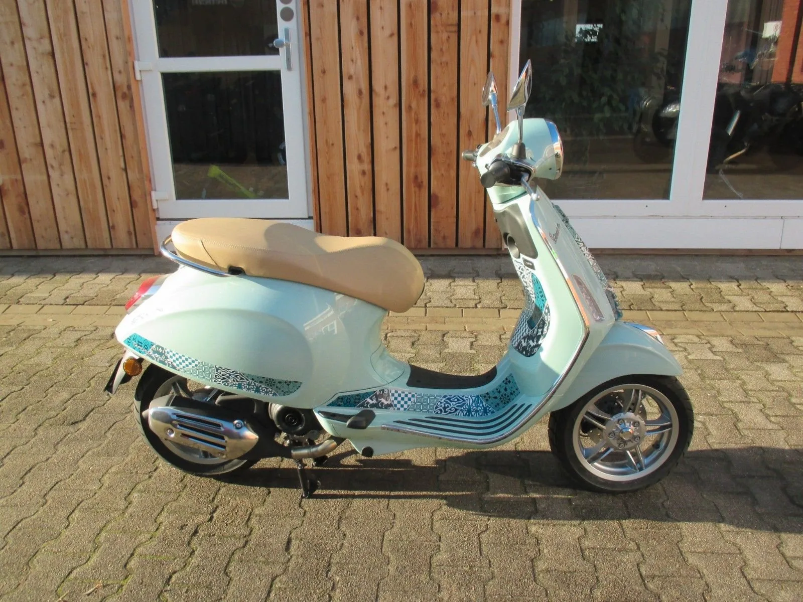 Vespa Primavera 50 Batik