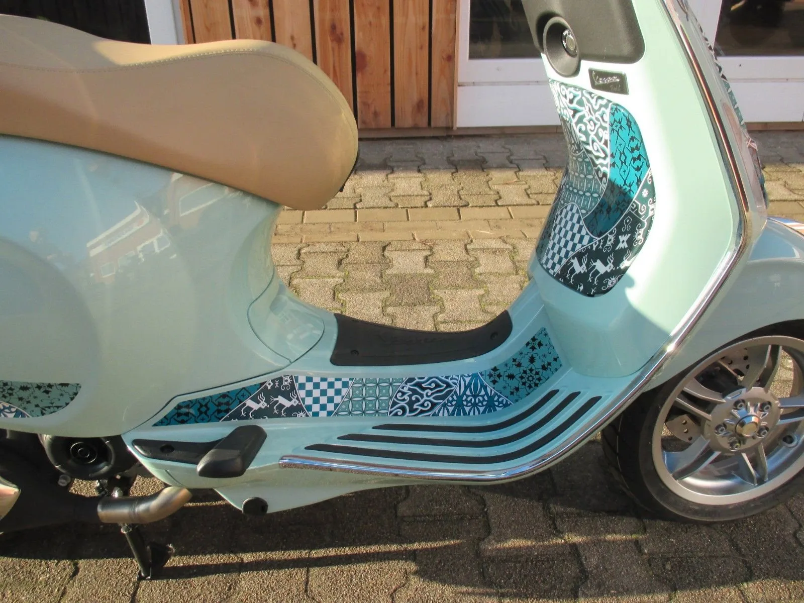 Vespa Primavera 50 Batik