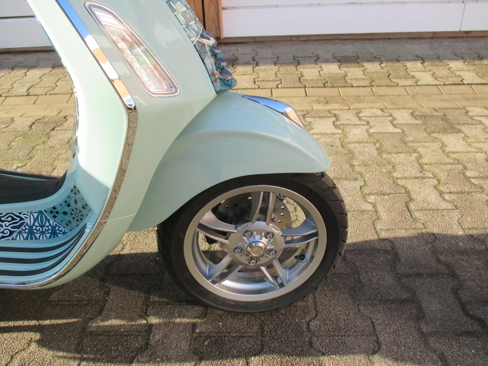 Vespa Primavera 50 Batik E5
