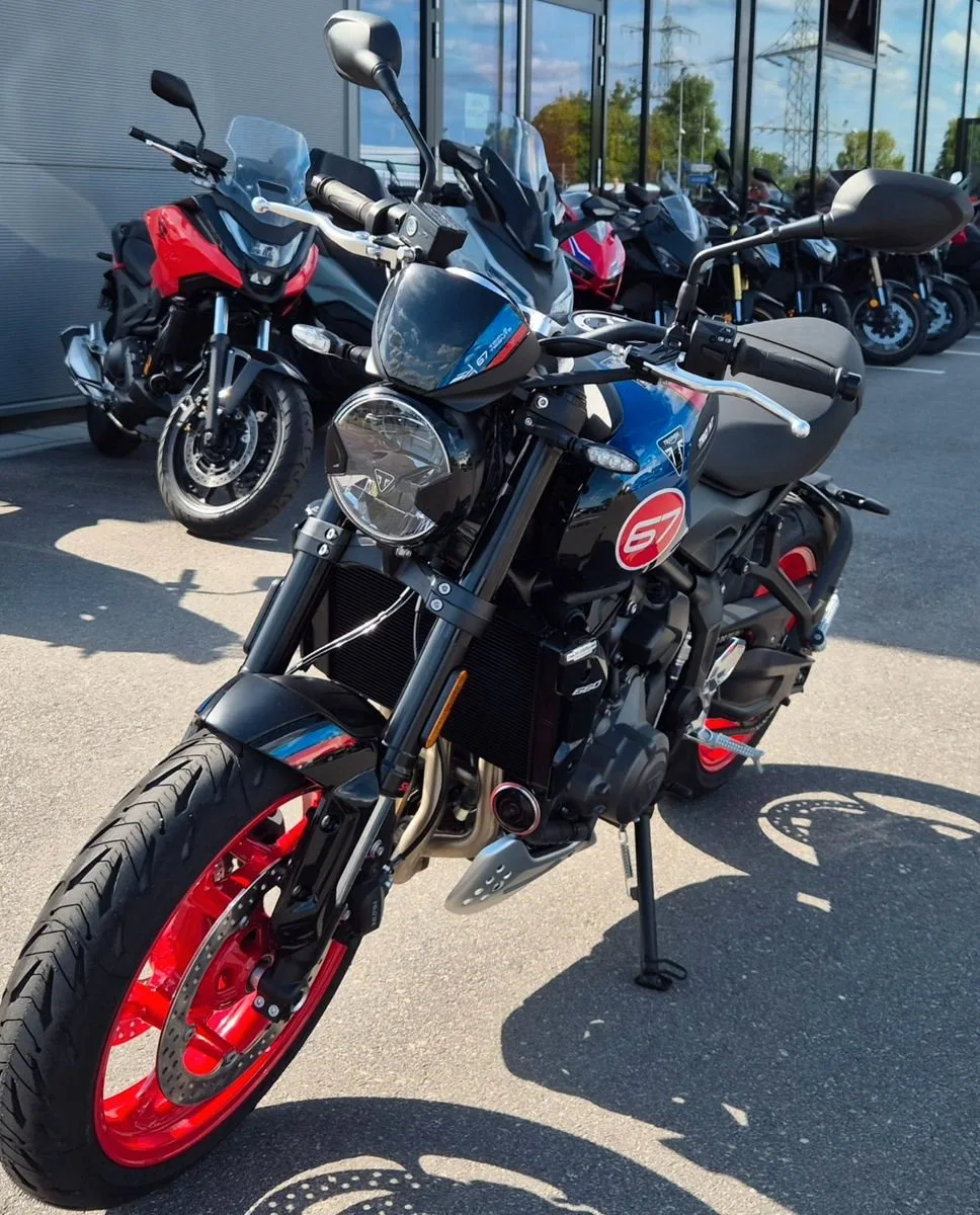 Triumph Trident 660 Triple Tribute