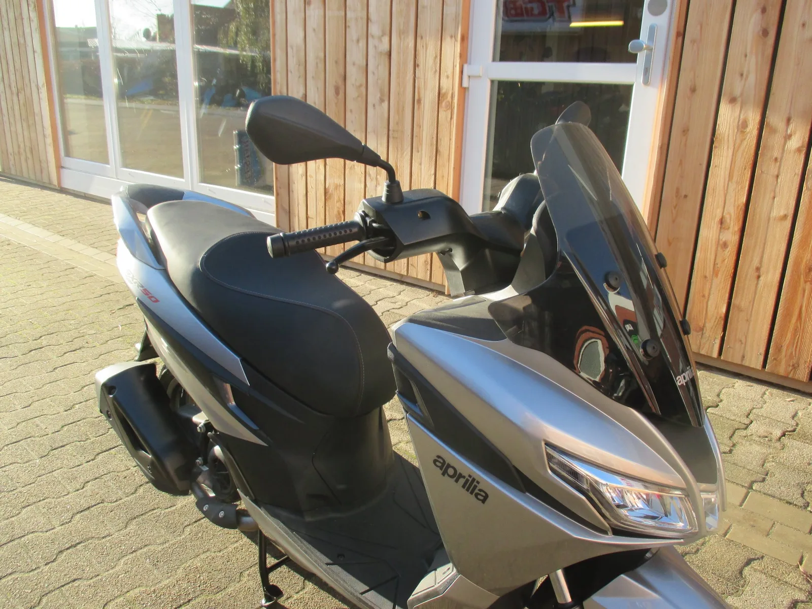 Aprilia SXR 50 Insinctive Grey