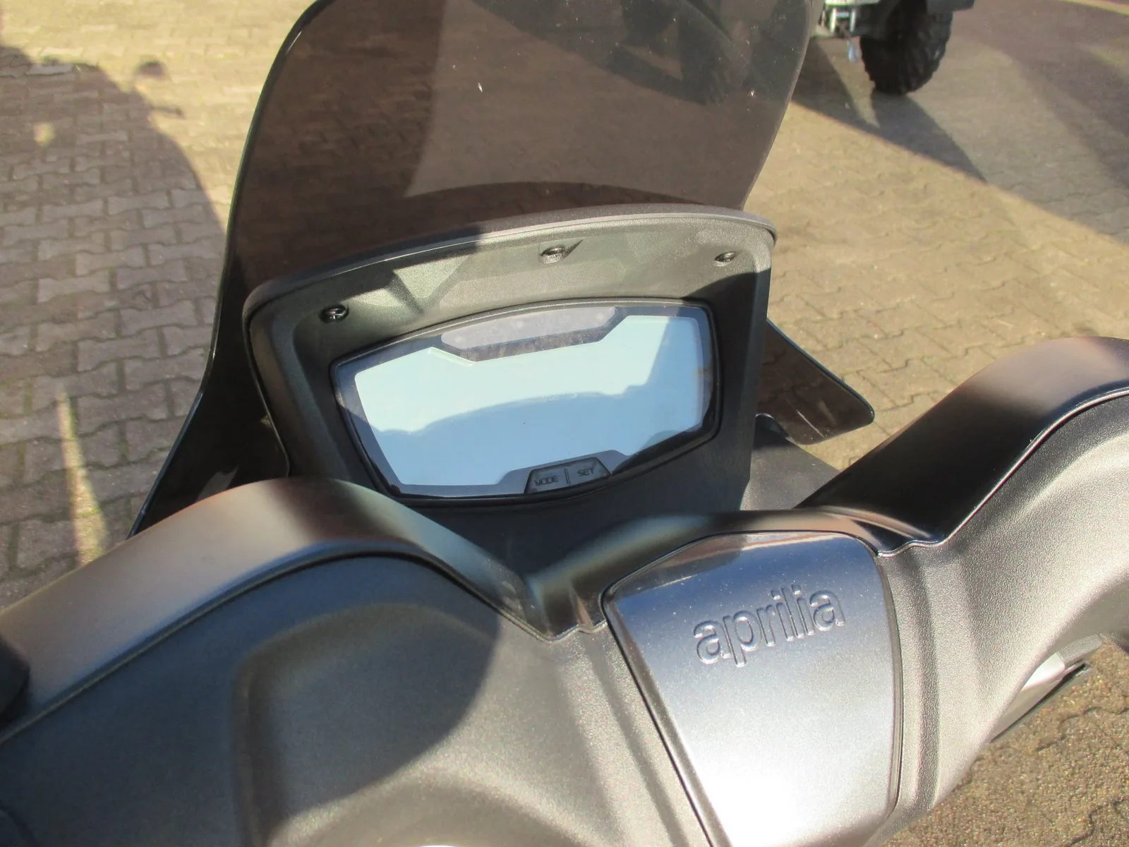 Aprilia SXR 50 Insinctive Grey