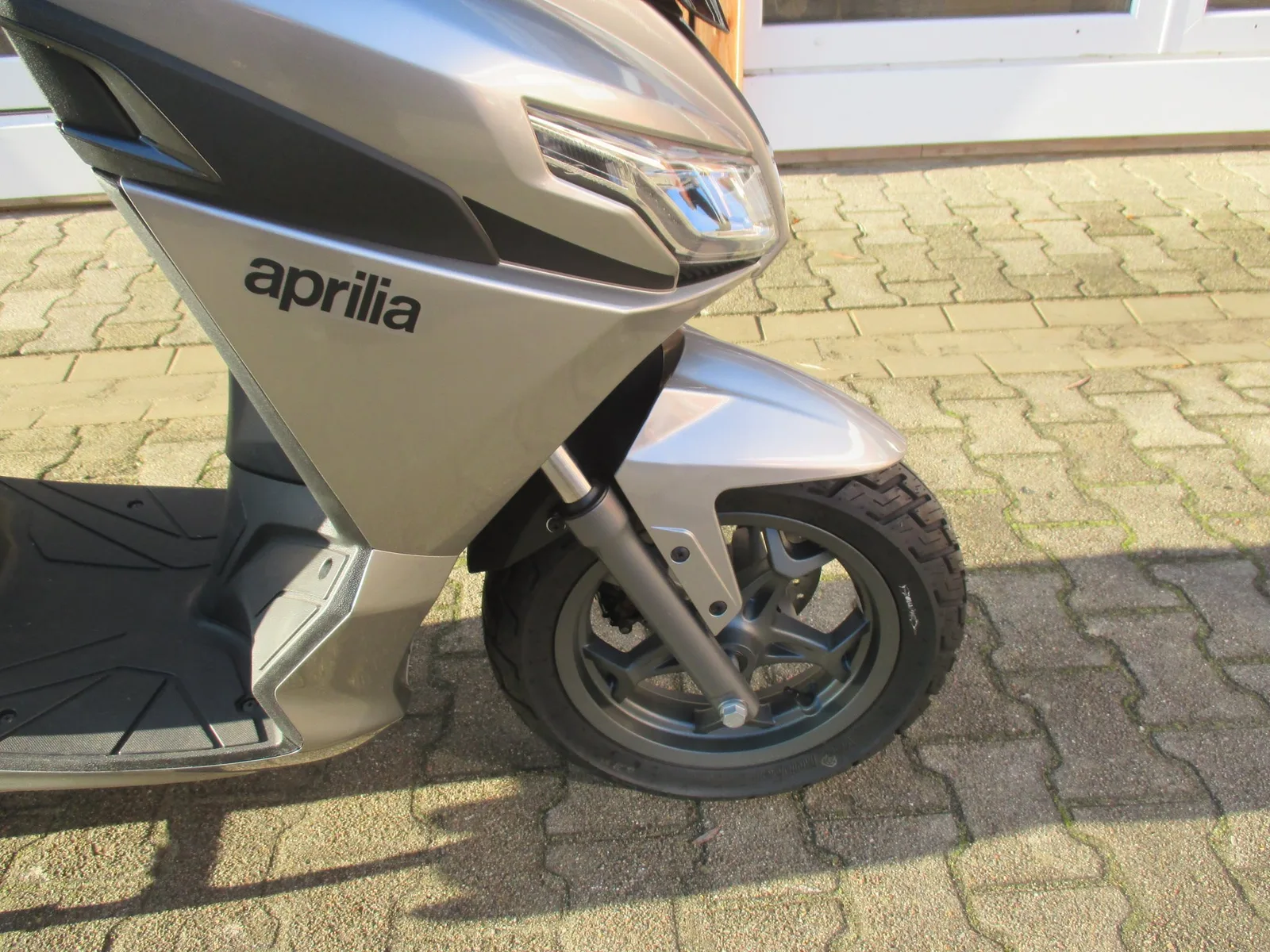 Aprilia SXR 50 Insinctive Grey