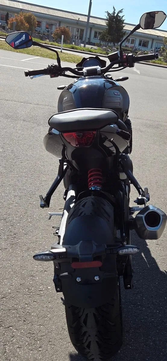 Triumph Trident 800