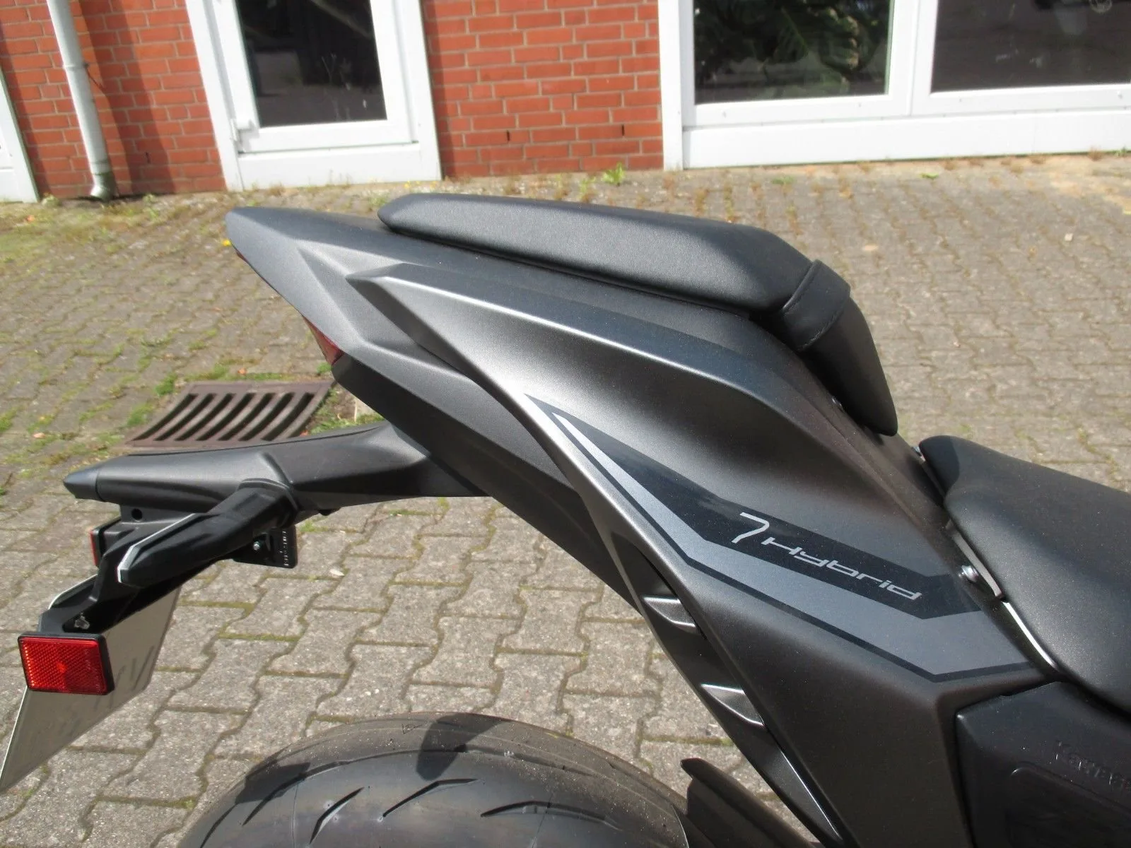 Kawasaki Z7 Hybrid