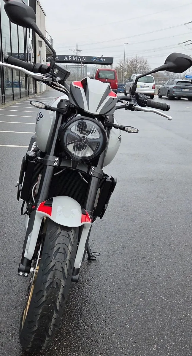 Triumph Trident 800