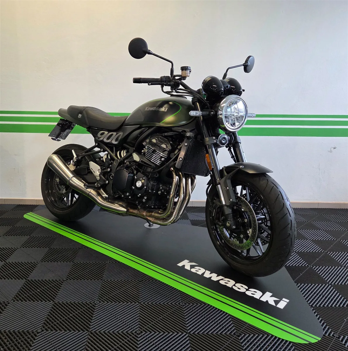 Kawasaki Z900 RS vom Kawasaki-Vertragspartner Augsburg