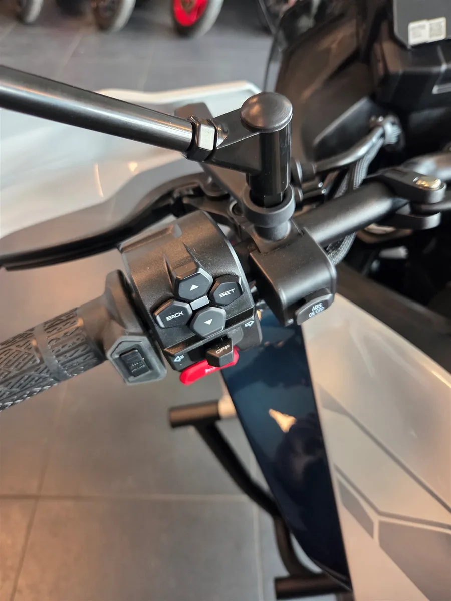 CFMOTO 700MT