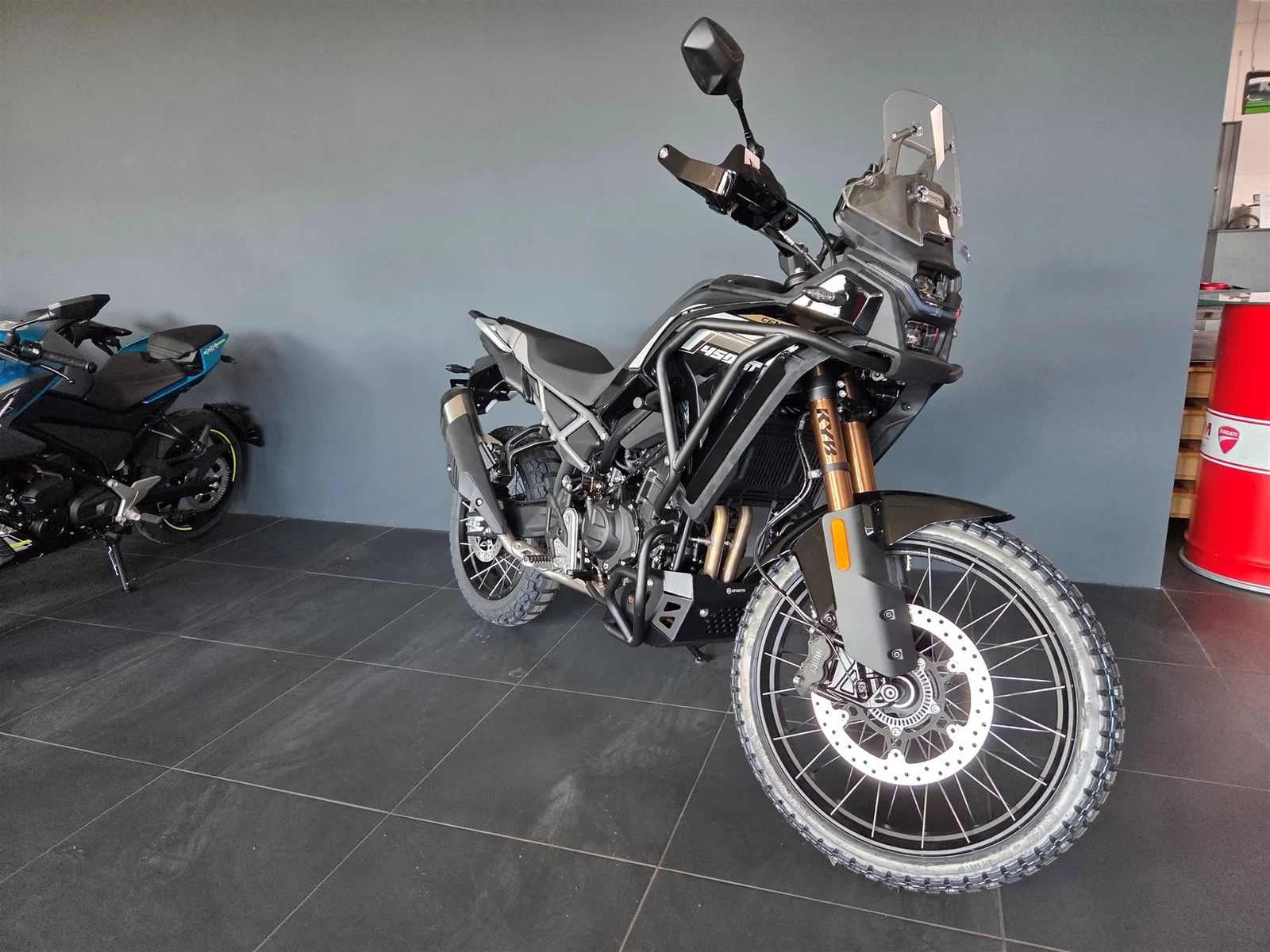 CFMOTO 450MT