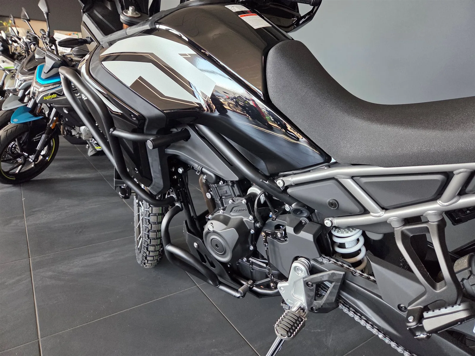 CFMOTO 450MT