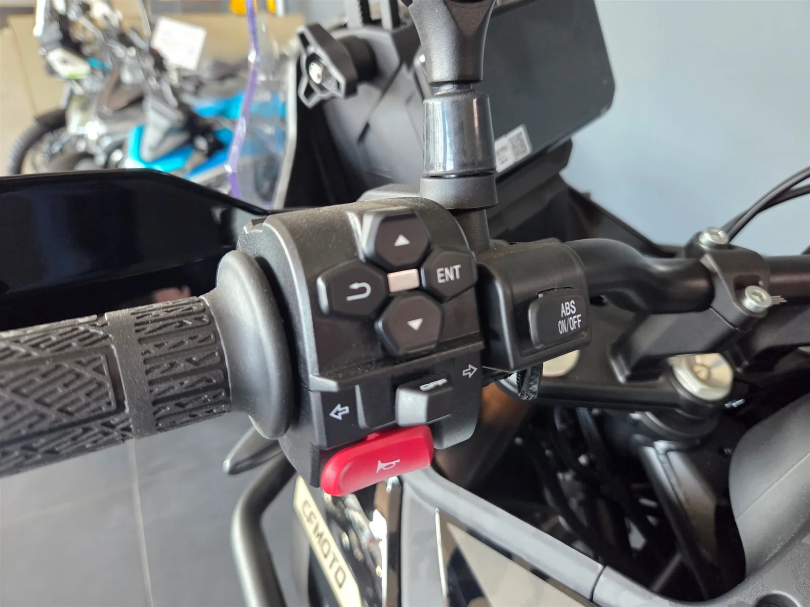 CFMOTO 450MT