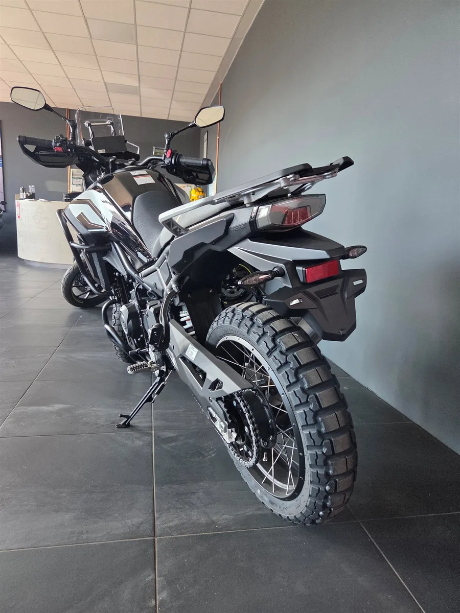 CFMOTO 450MT