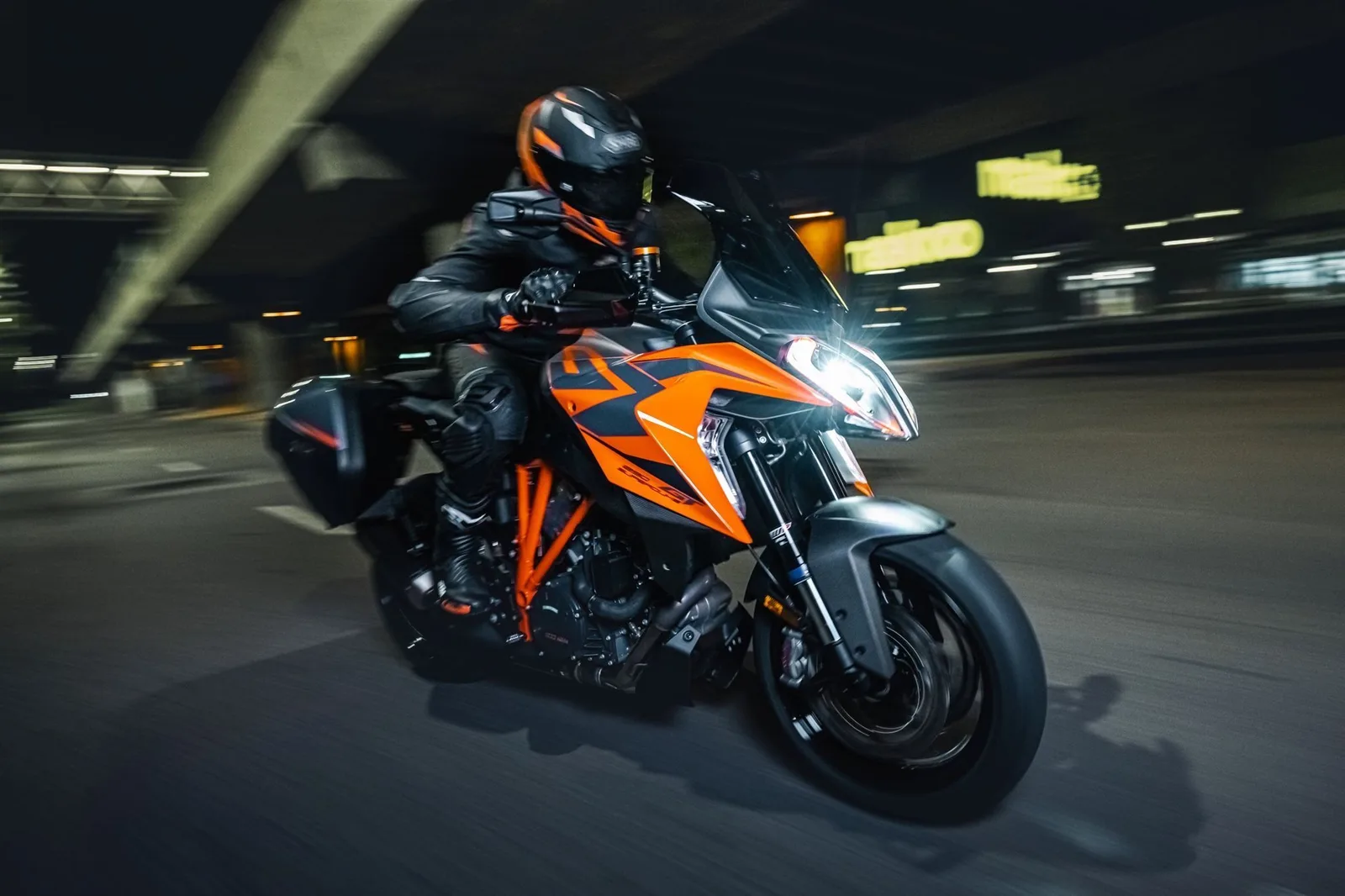 KTM 1290 Super Duke GT DEMOBIKE TECHPACK