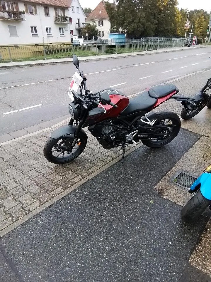 Honda CB125R