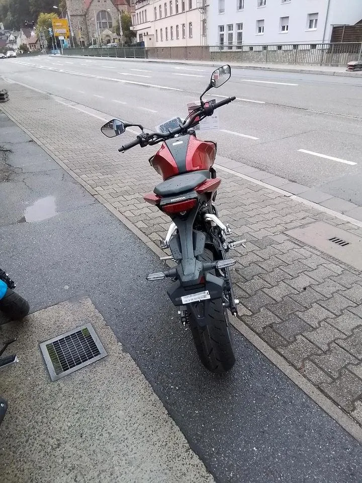 Honda CB125R