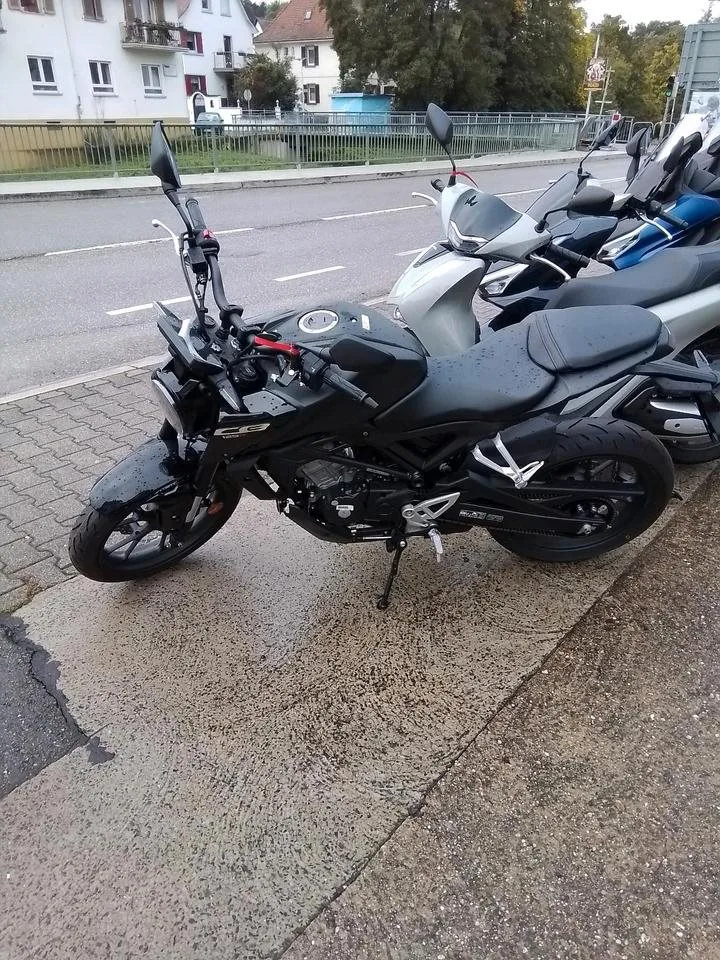 Honda CB125R