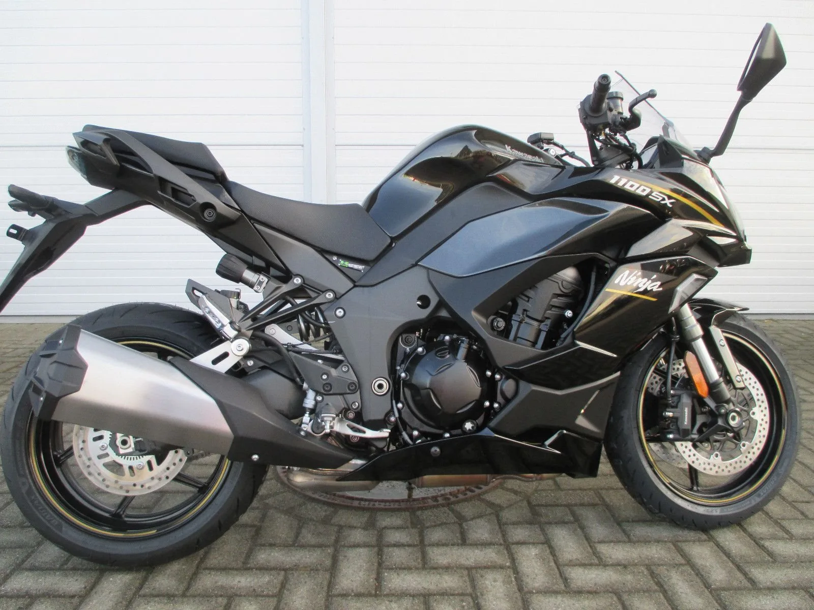 Kawasaki Ninja 1100SX