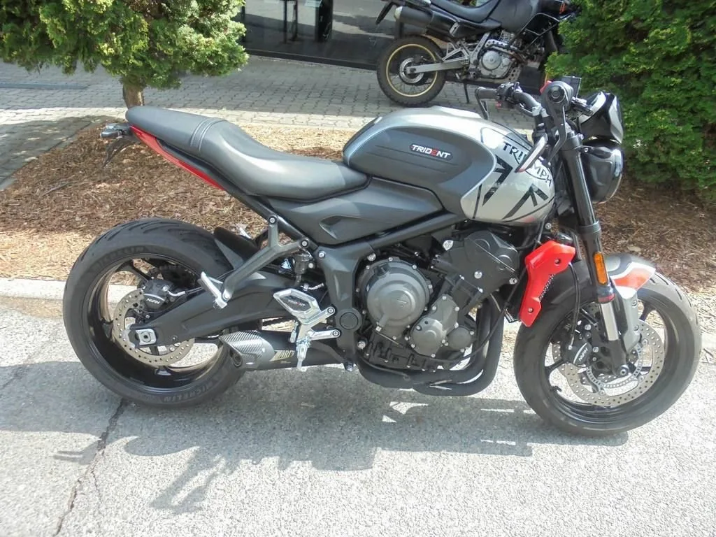 Triumph Trident 660