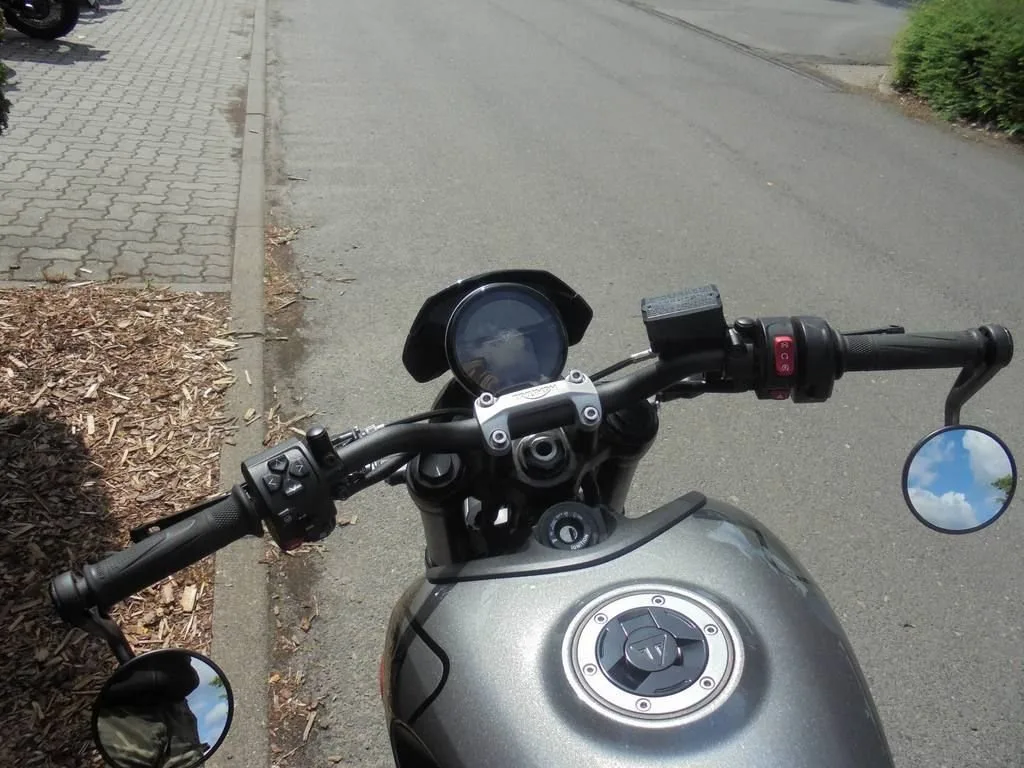 Triumph Trident 660