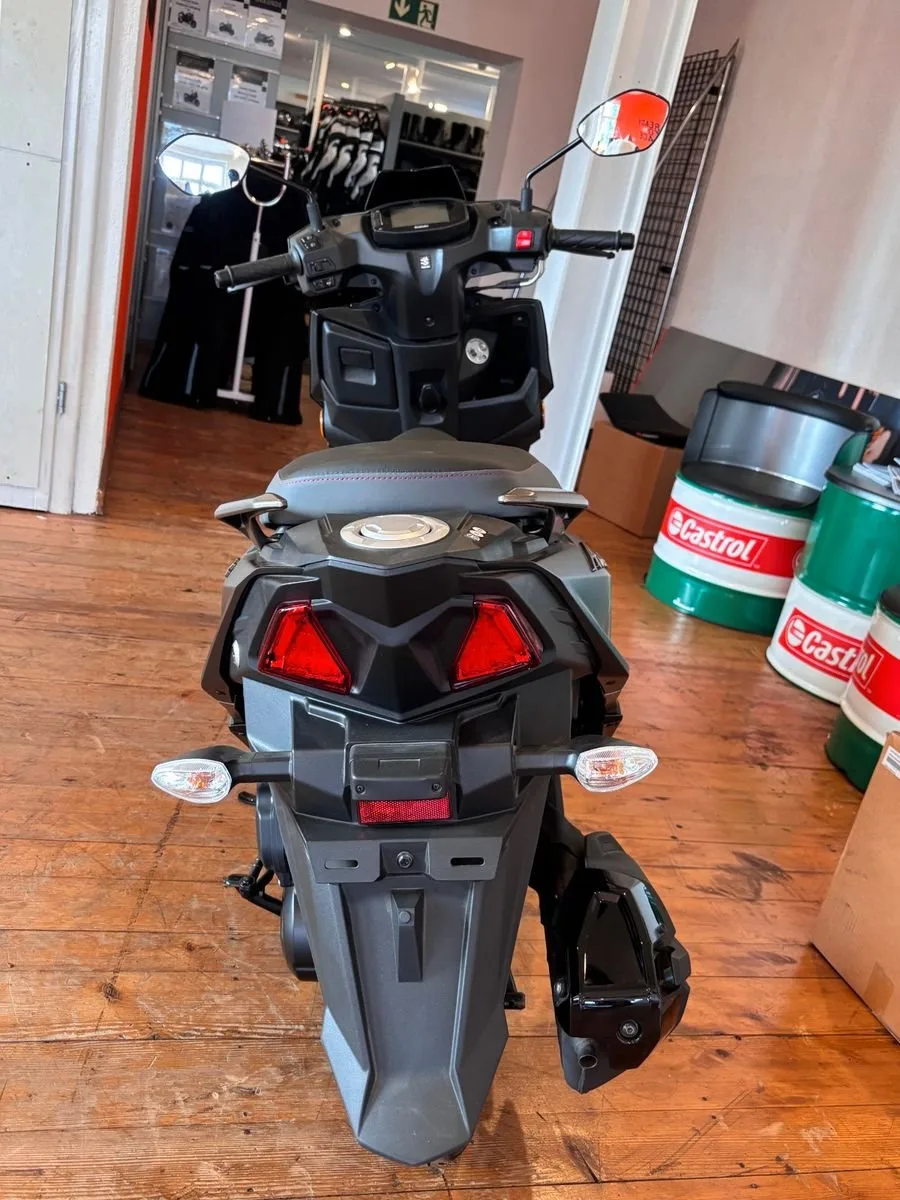 Suzuki Avenis 125