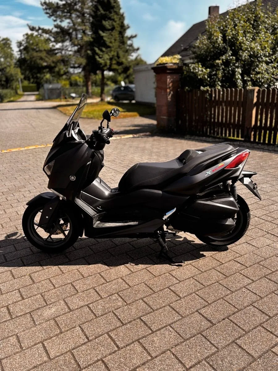 Yamaha XMAX 300