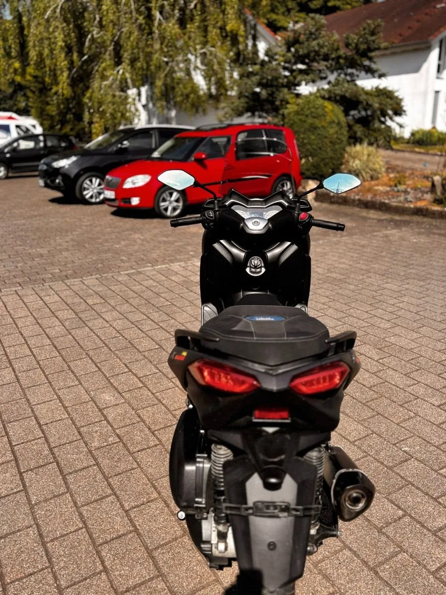 Yamaha XMAX 300
