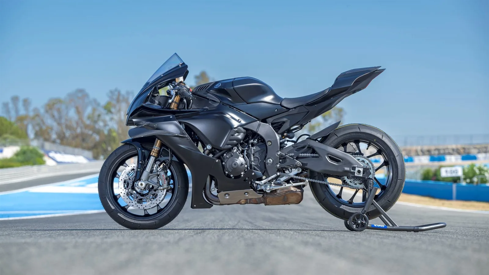 Yamaha R1 RACE