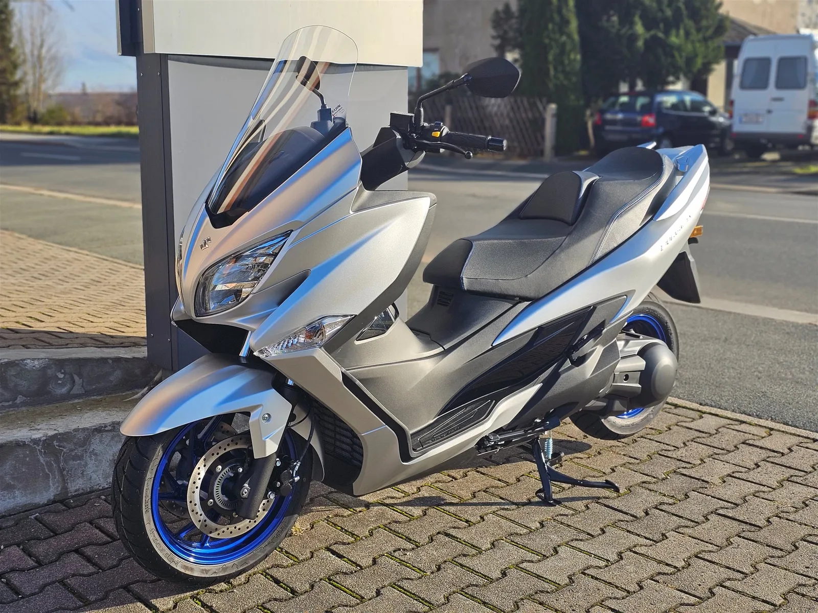 Suzuki Burgman 400 TZ 24