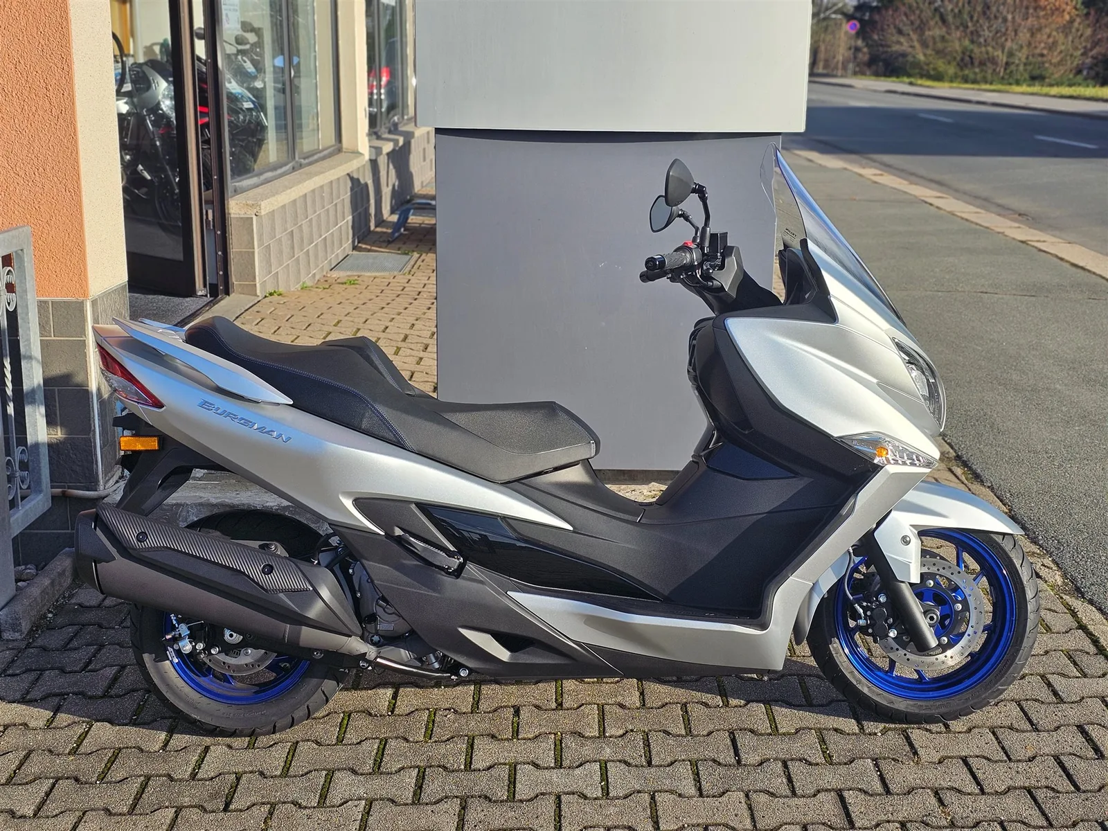 Suzuki Burgman 400 TZ 24