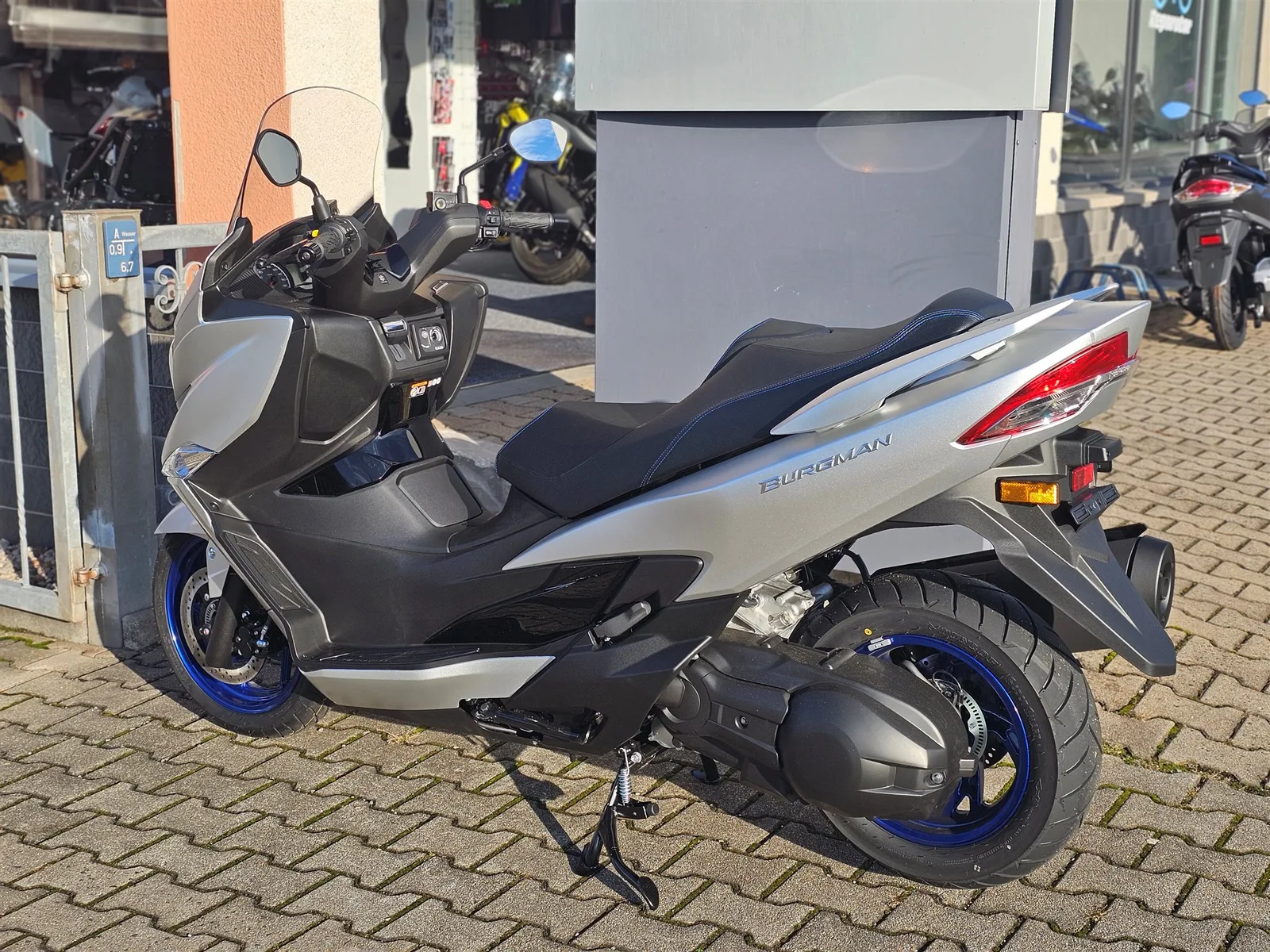 Suzuki Burgman 400 TZ 24