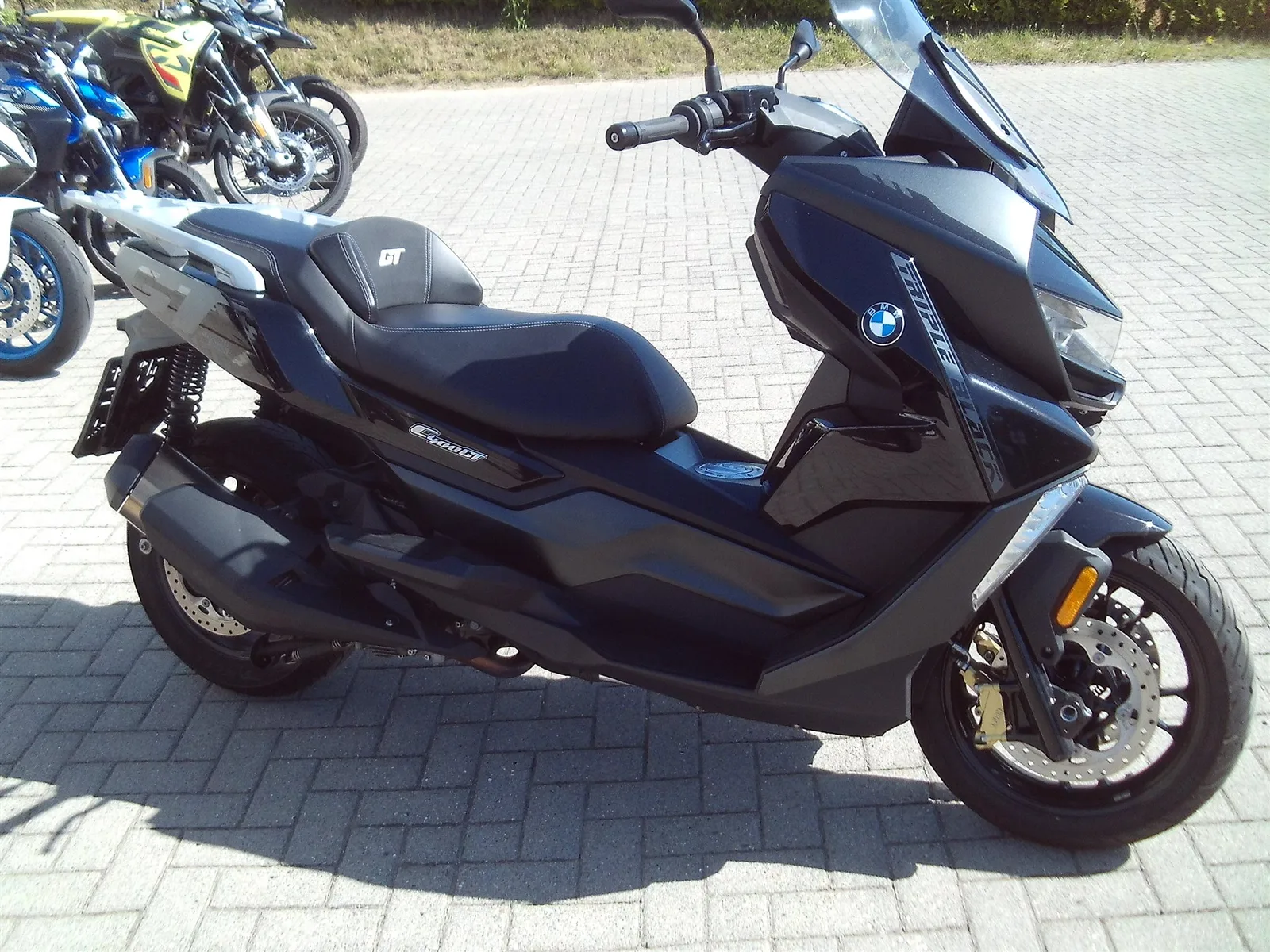 BMW C 400 GT triple black