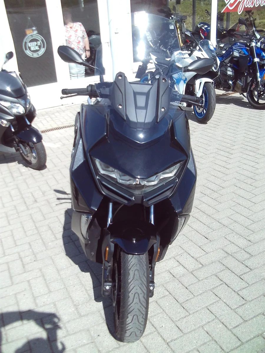 BMW C 400 GT triple black