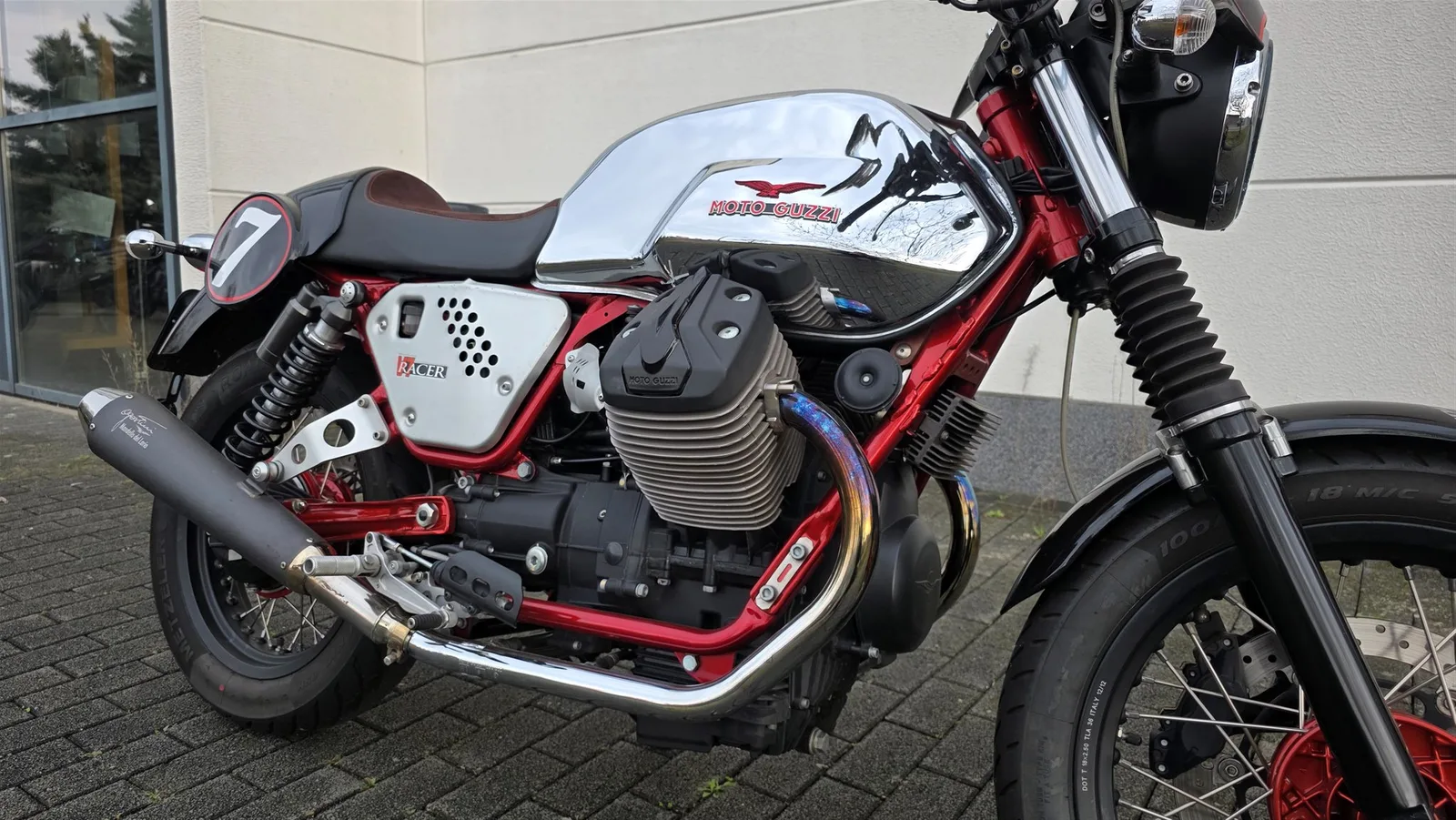 Moto Guzzi V7 Racer