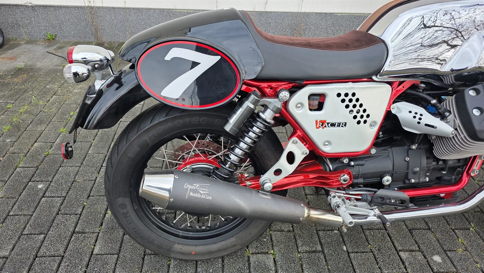 Moto Guzzi V7 Racer