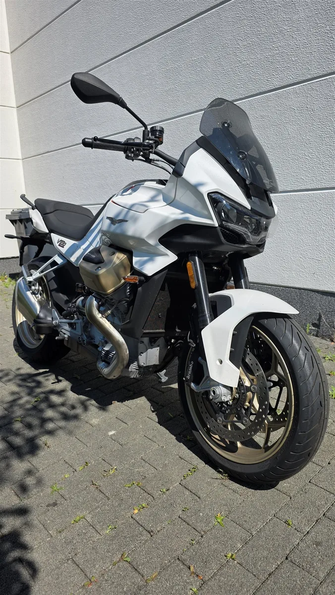 Moto Guzzi V100 Mandello