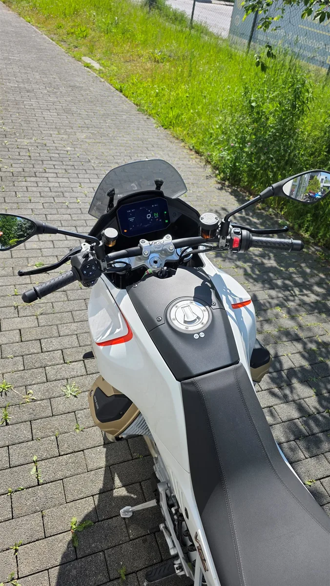 Moto Guzzi V100 Mandello