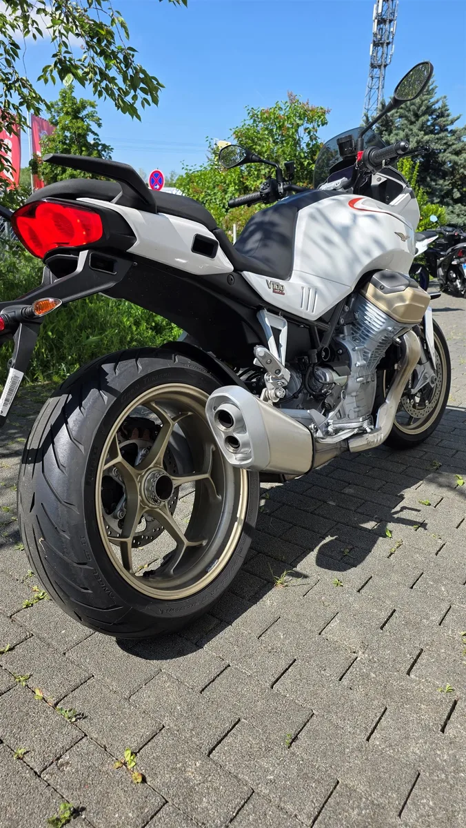 Moto Guzzi V100 Mandello