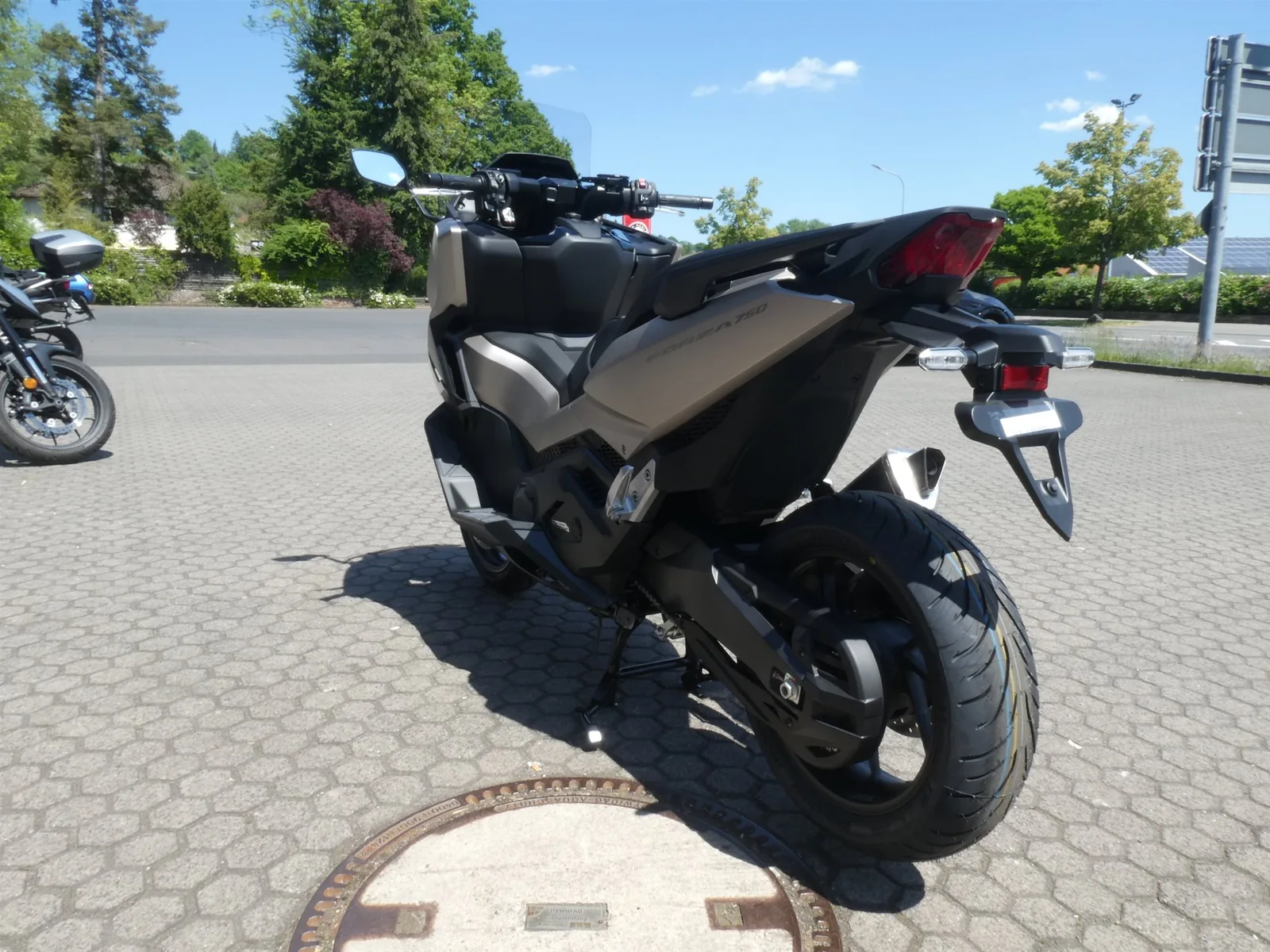 Honda Forza 750