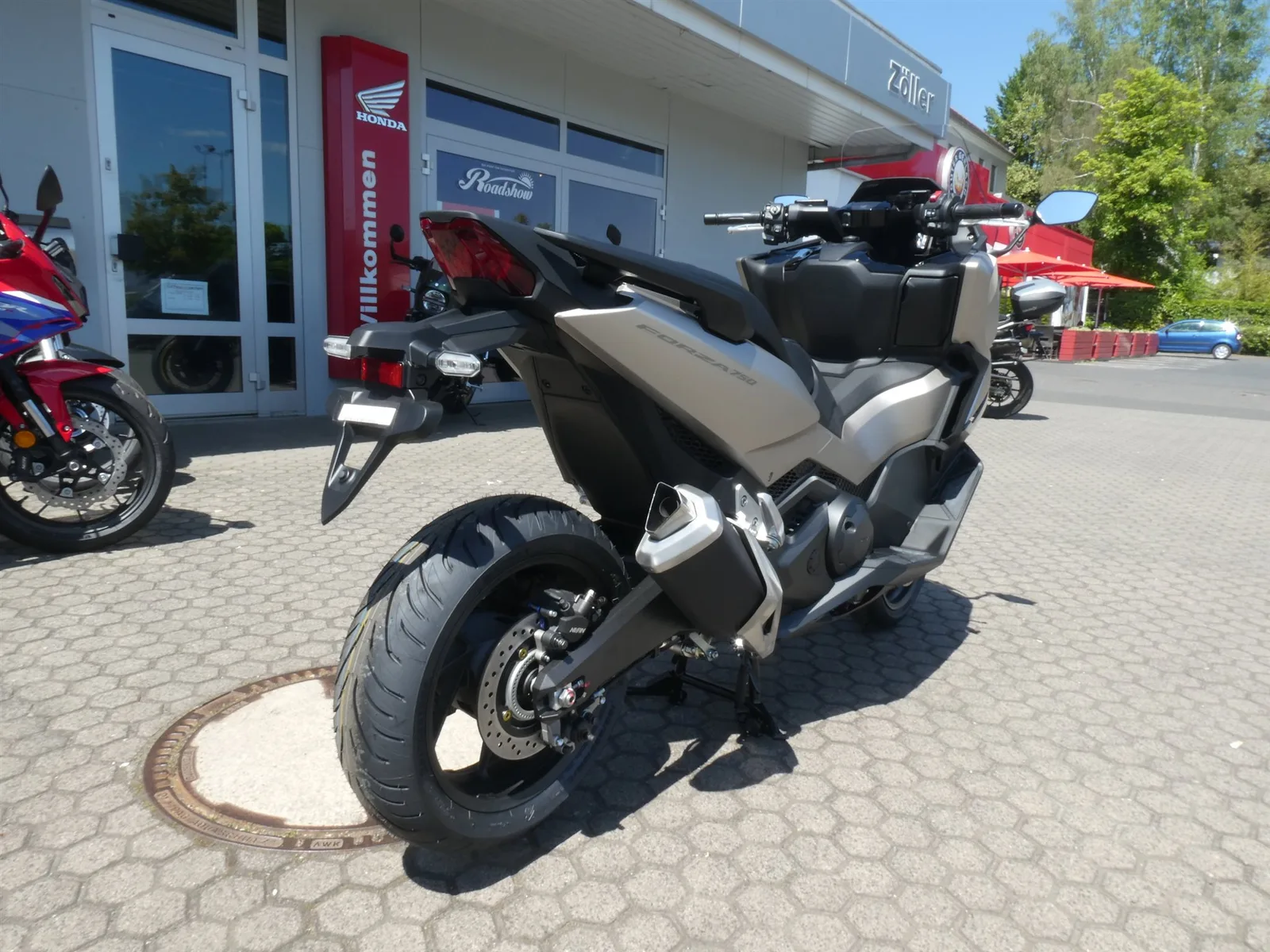 Honda Forza 750