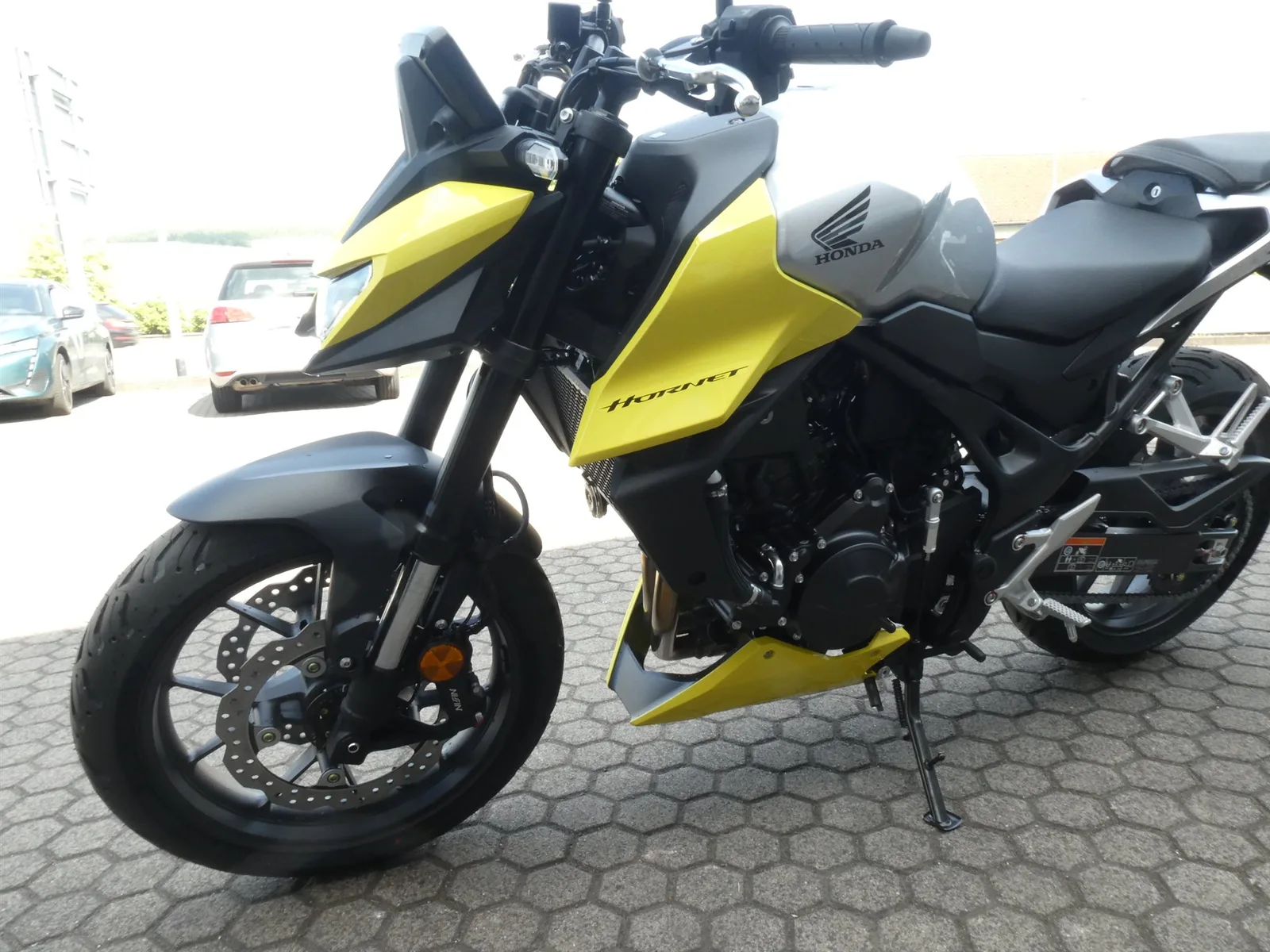 Honda CB750 Hornet E-Clutch