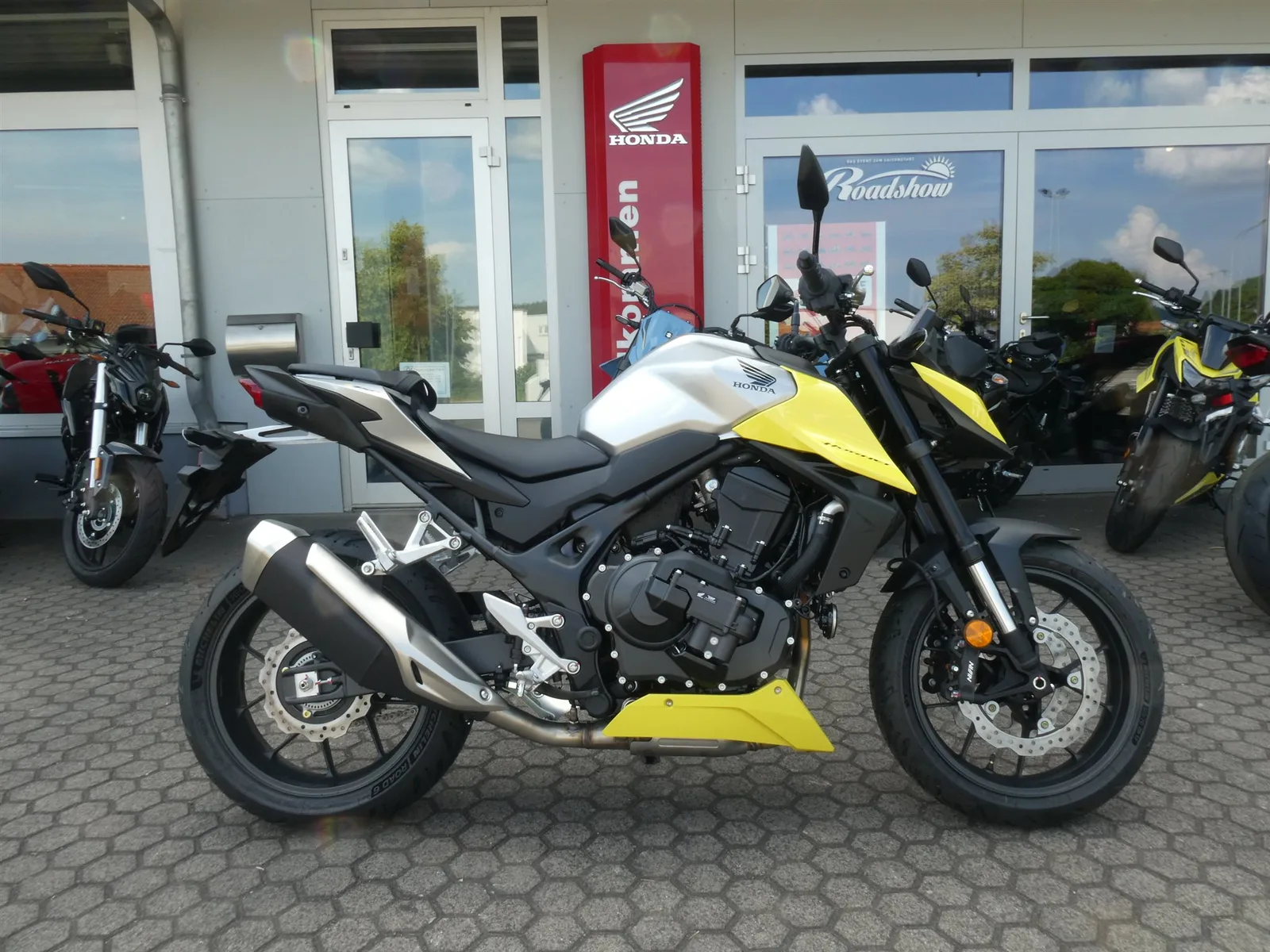 Honda CB750 Hornet E-Clutch