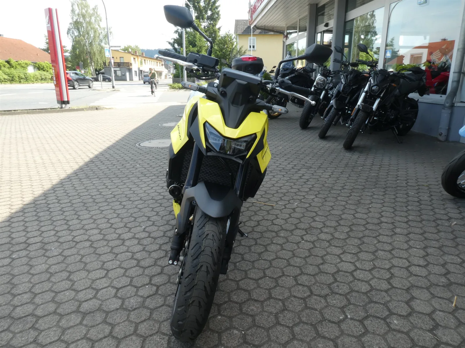 Honda CB750 Hornet E-Clutch
