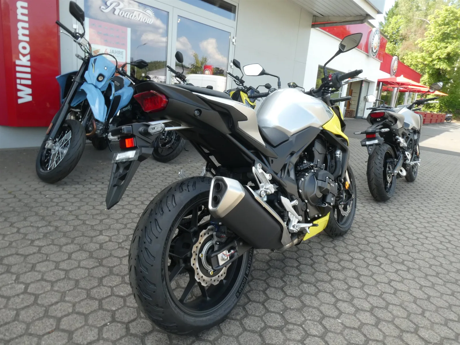 Honda CB750 Hornet E-Clutch