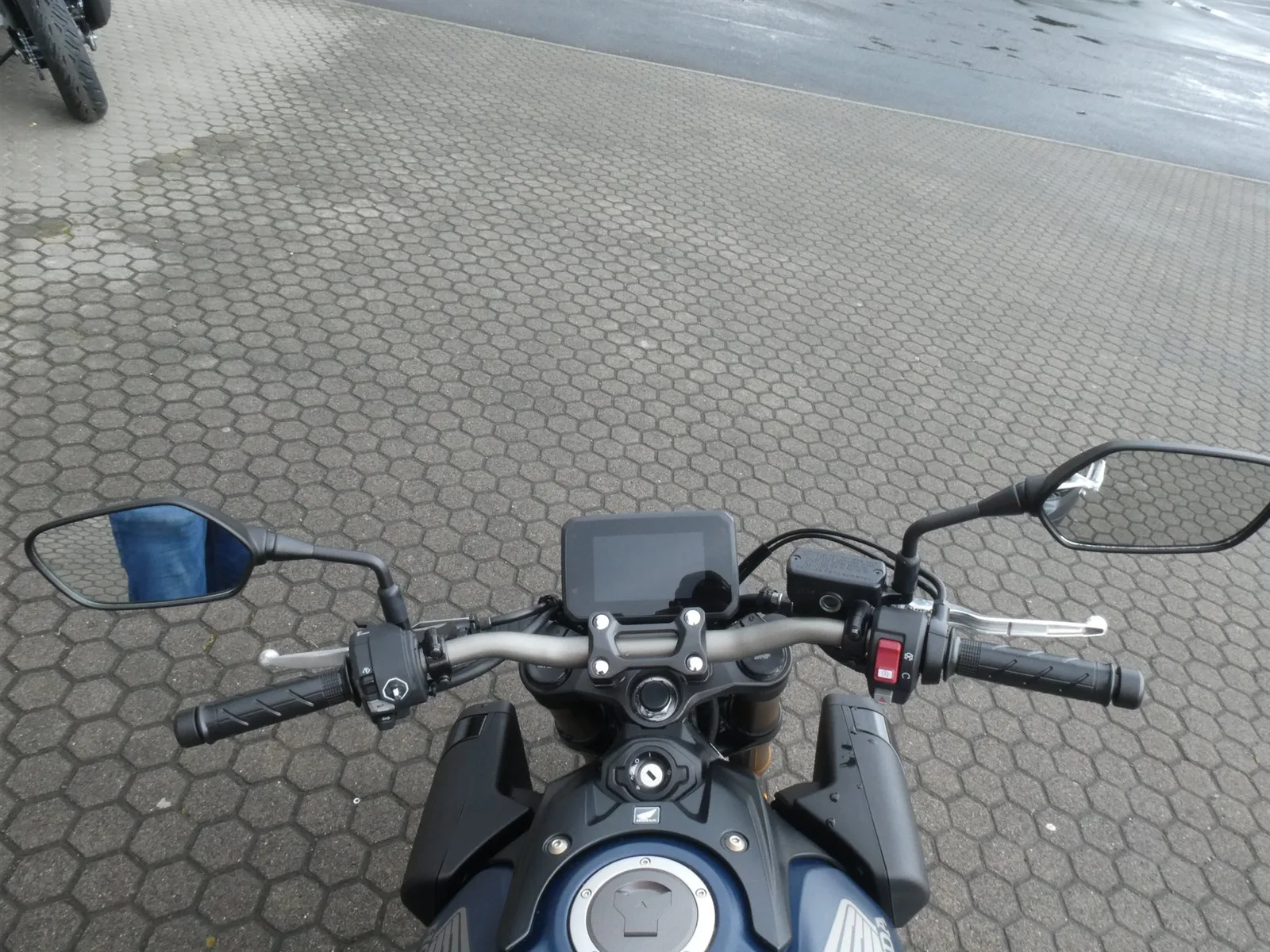 Honda CB650R E-Clutch